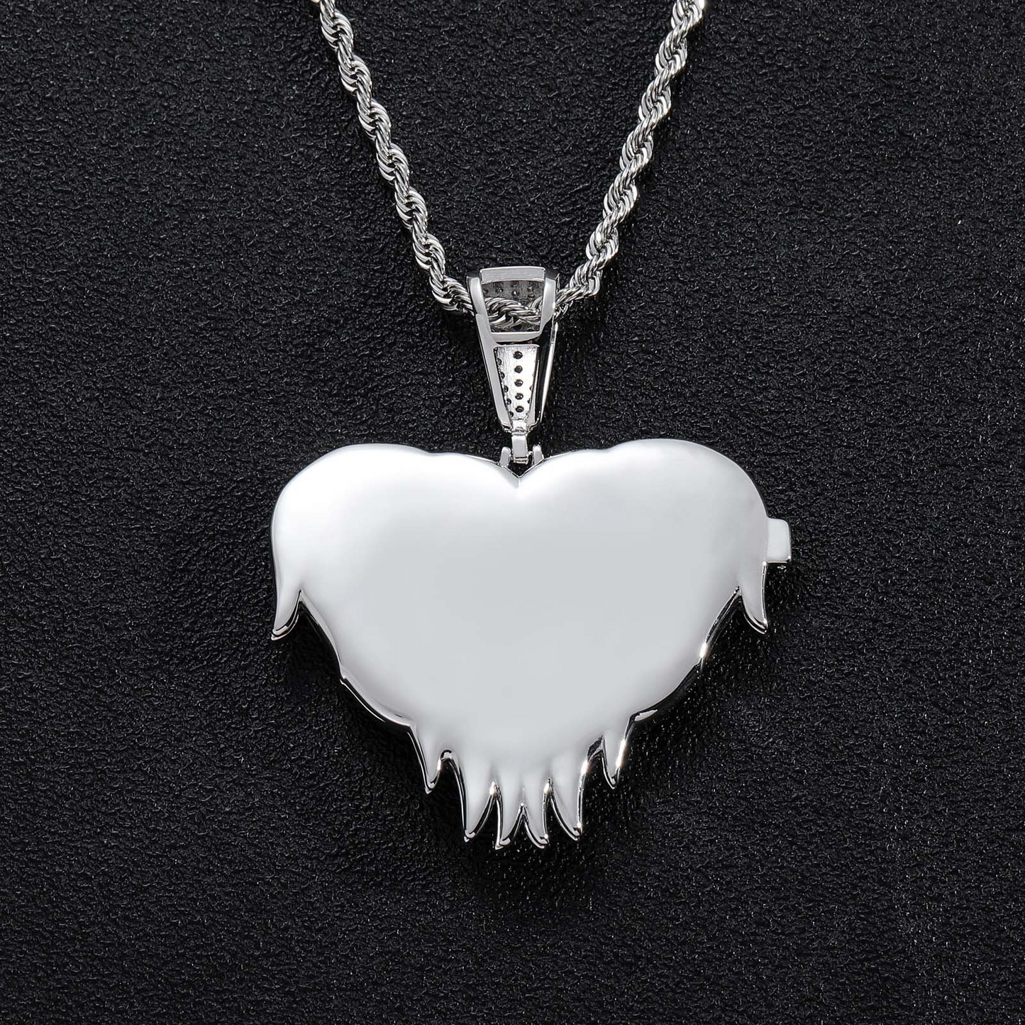 LoveShell��Custom Clamshell Heart Photo Pendant | Iced Out Zircon